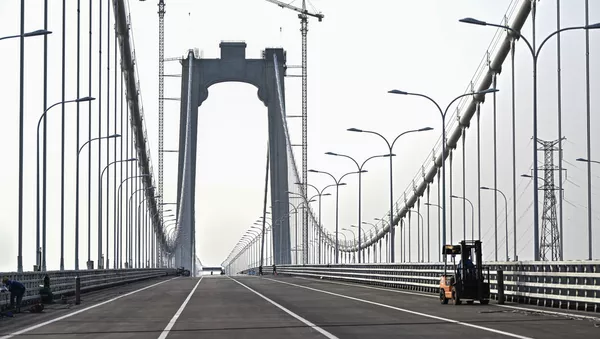 El puente colgante chino Wufengshan Yangtze River Bridge El puente colgante chino Wufengshan Yangtze River Bridge - Sputnik Mundo