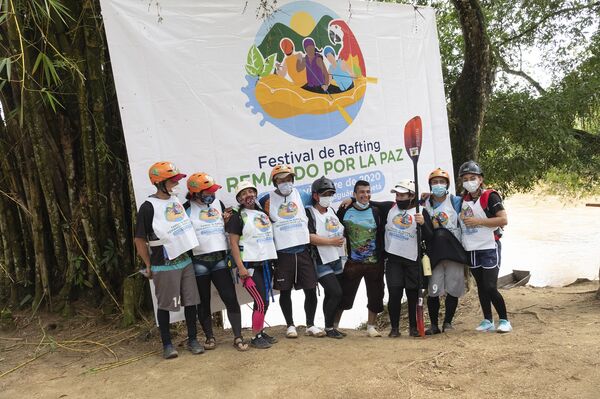 Remando por la Paz es un equipo de Rafting integrado por excombatientes de FARC y habitantes de la ribera del Río Pato, en Caquetá - Sputnik Mundo