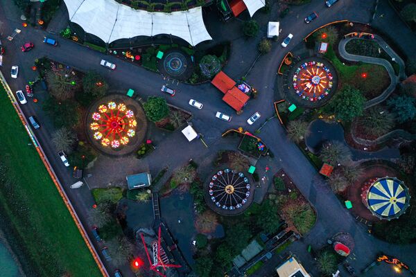 Una foto aérea de la feria navideña en la antigua central nuclear de la ciudad de Kalkar. - Sputnik Mundo