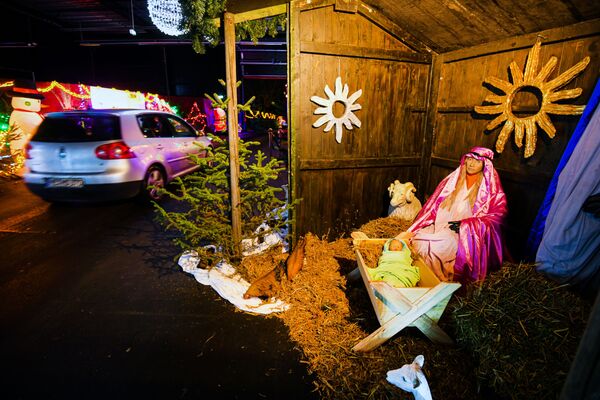 Un pesebre navideño en el territorio de la antigua central nuclear de la ciudad de Kalkar. - Sputnik Mundo