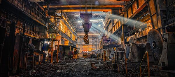 Una planta abandonada - Sputnik Mundo