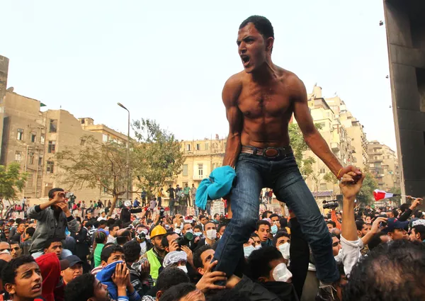 Los acontecimientos de la Primavera Árabe en Egipto se desarrollaron del 25 de enero al 11 de febrero de 2011. Las manifestaciones masivas a menudo tenían lugar en el denominado Día de la Rabia, que solía ser un viernes después de la oración del mediodía. Los acontecimientos de la Primavera Árabe en Egipto se desarrollaron del 25 de enero al 11 de febrero de 2011. Las manifestaciones masivas a menudo tenían lugar en el denominado Día de la Rabia, que solía ser un viernes después de la oración del mediodía. - Sputnik Mundo
