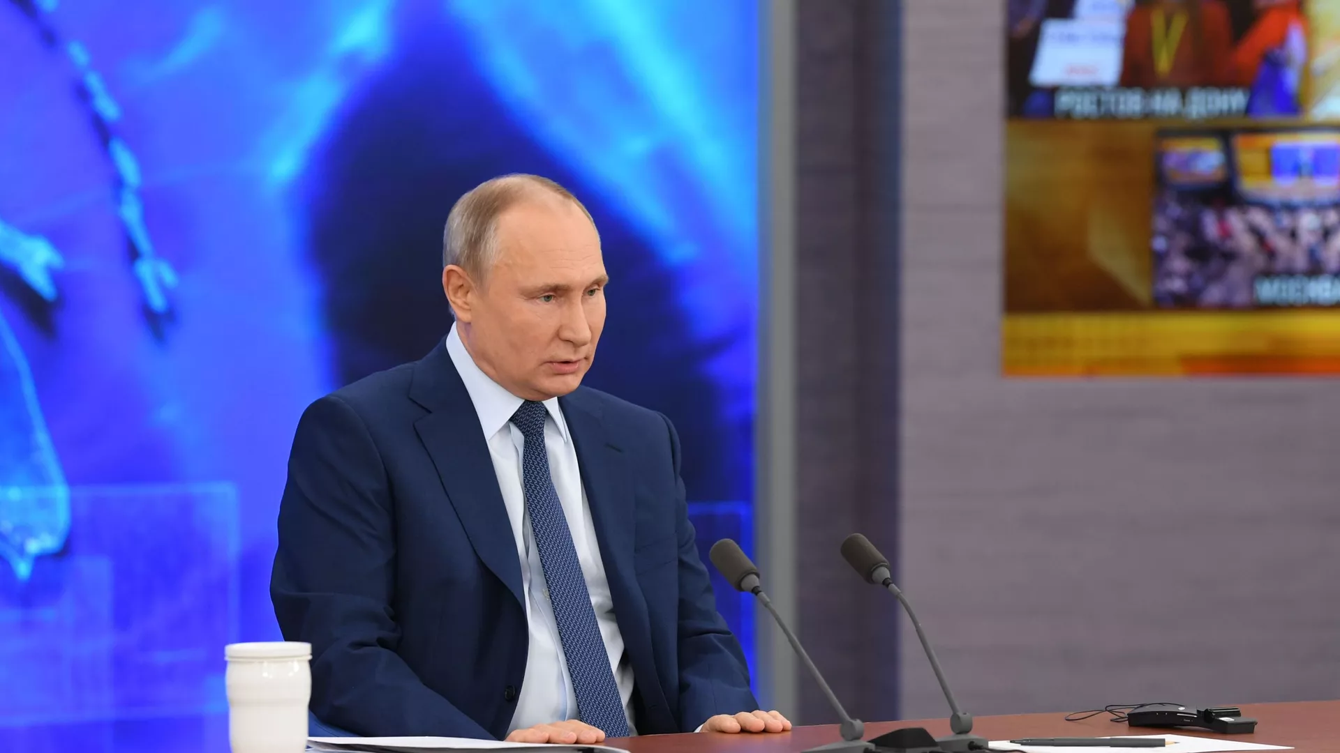 La gran rueda de prensa anual del presidente ruso, Vladímir Putin La gran rueda de prensa anual del presidente ruso, Vladímir Putin - Sputnik Mundo, 1920, 01.12.2021