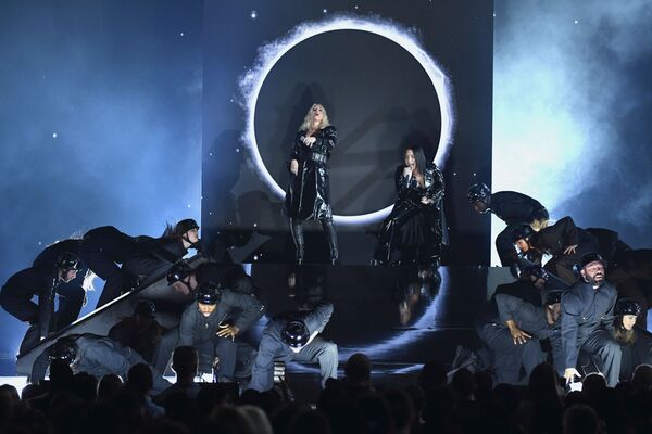 Christina Aguilera y Demi Lovato actúan en los Premios Billboard de Música 2018 en Las Vegas. Christina Aguilera y Demi Lovato actúan en los Premios Billboard de Música 2018 en Las Vegas. - Sputnik Mundo