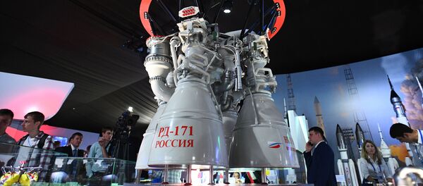 El motor cohete RD-171, presentado en el Salón Internacional Aeroespacial MAKS-2019 - Sputnik Mundo