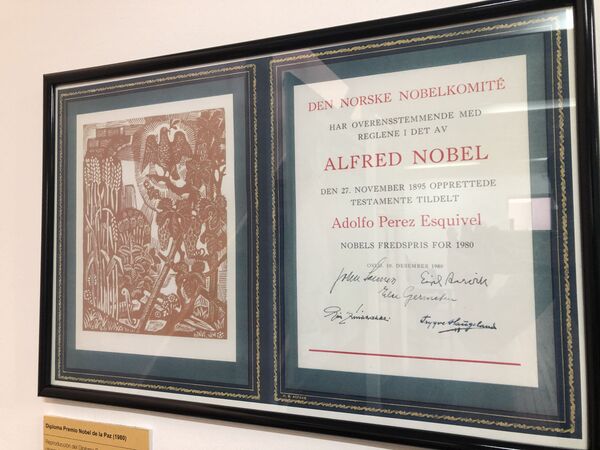 Diploma del Premio Nobel de la Paz 1980 a Adolfo Pérez Esquivel - Sputnik Mundo