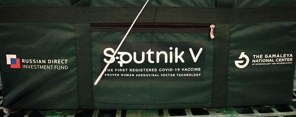 Un contenedor con la vacuna contra el coronavirus Sputnik V - Sputnik Mundo