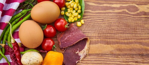 Carne, huevo y verduras - Sputnik Mundo