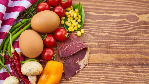 Carne, huevo y verduras - Sputnik Mundo