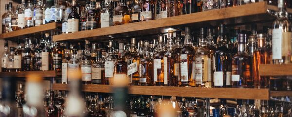 Botellas del alcohol (imagen referencial) - Sputnik Mundo