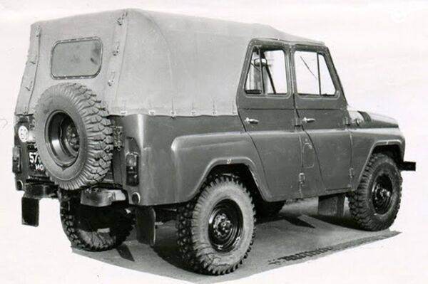 El UAZ-3151 modificado para transportar a un escuadrón - Sputnik Mundo