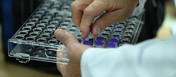 La vacuna de Pfizer en España - Sputnik Mundo