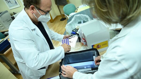 La vacuna de Pfizer en España - Sputnik Mundo