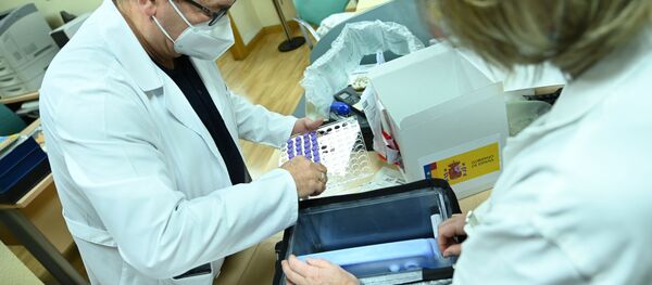 La vacuna de Pfizer en España - Sputnik Mundo