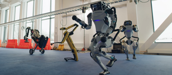 El baile de los robots de Boston Dynamics, captura de pantalla - Sputnik Mundo