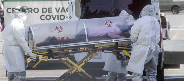 Un paciente con COVID-19 en México - Sputnik Mundo