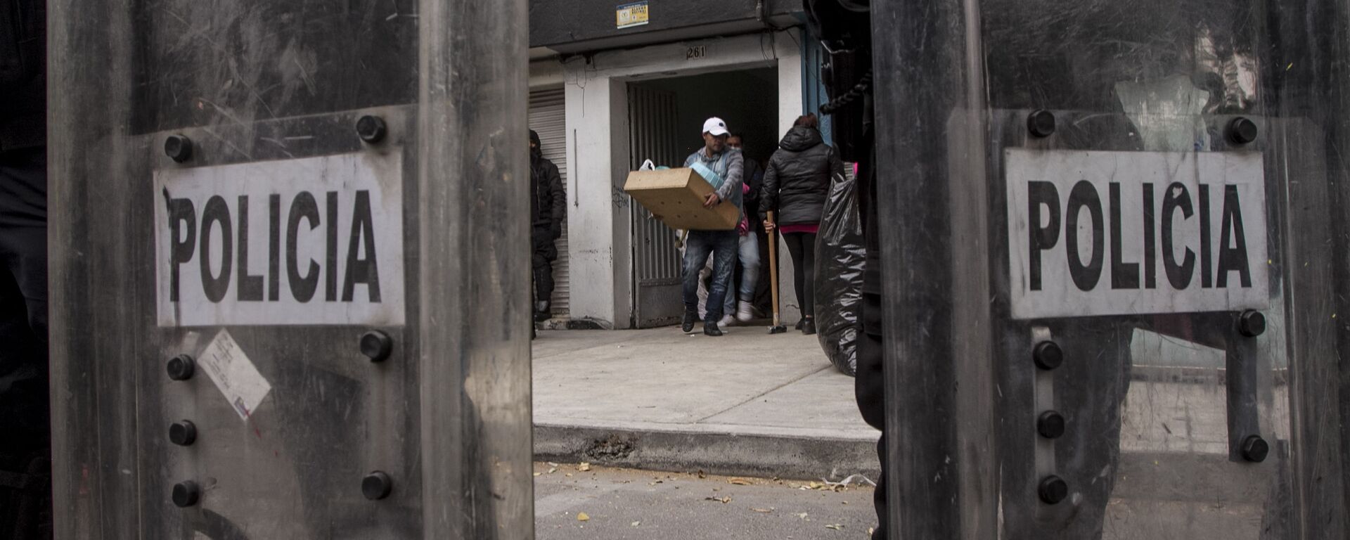 Desalojo del edificio, Puebla 261, Roma Norte, Ciudad de México - Sputnik Mundo, 1920, 31.12.2020