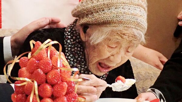 La japonesa Kane Tanaka, mujer más longeva del mundo - Sputnik Mundo