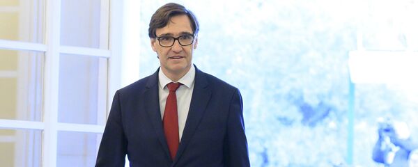 El ministro de Sanidad, Salvador Illa, entrando en una reunión del Consejo de Ministros - Sputnik Mundo