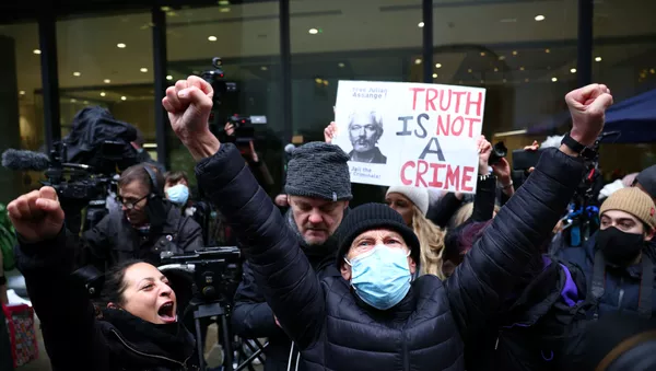 Partidarios de Julian Assange celebran la 'victoria' judicial contra EEUU