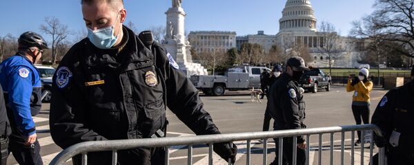 Miembro de la Policía del Capitolio de EEUU - Sputnik Mundo