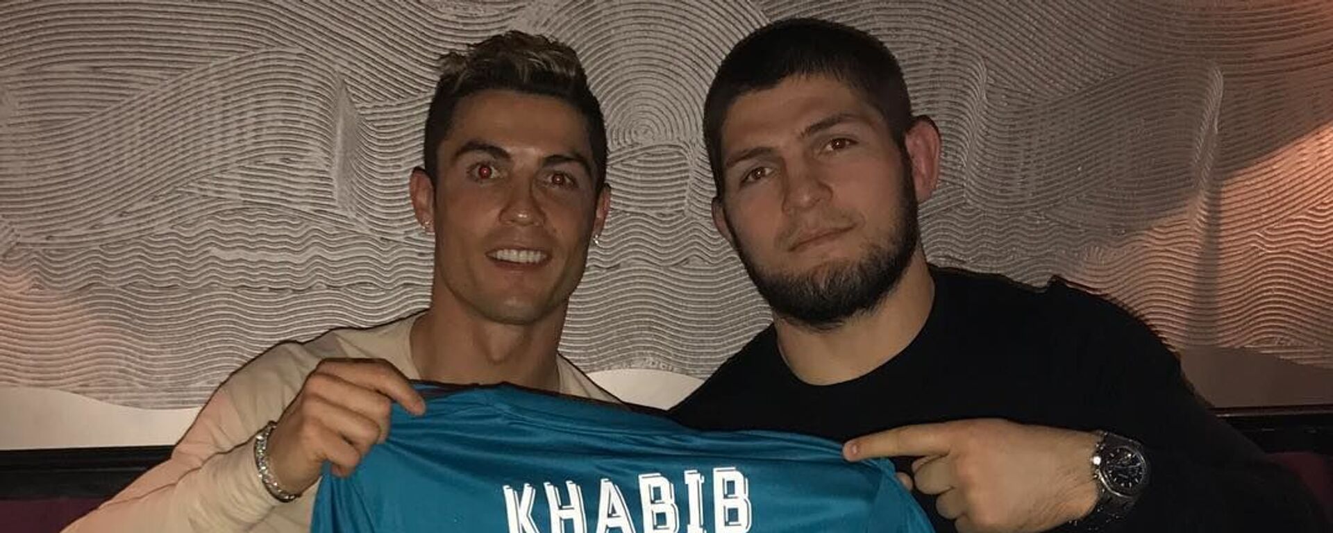 Cristiano Ronaldo y Khabib Nurmagomedov (archivo) - Sputnik Mundo, 1920, 05.09.2021