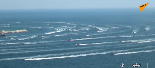 Irán celebra un desfile naval en el Golfo Pérsico - Sputnik Mundo