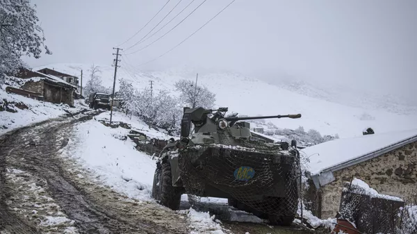 Fuerzas de mantenimiento de la paz rusas en Nagorno Karabaj Fuerzas de mantenimiento de la paz rusas en Nagorno Karabaj - Sputnik Mundo