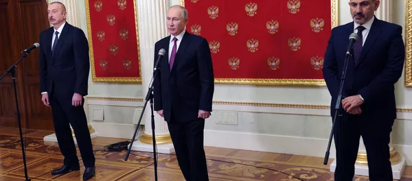 El presidente de Azerbaiyán, Ilham Alíyev, el presidente de Rusia, Vladímir Putin, y el primer ministro de Armenia, Nikol Pashinián El presidente de Azerbaiyán, Ilham Alíyev, el presidente de Rusia, Vladímir Putin, y el primer ministro de Armenia, Nikol Pashinián - Sputnik Mundo