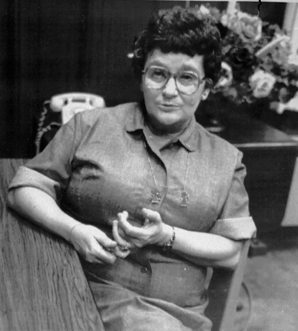 Velma Barfield, de 45 años, fue acusada de cinco asesinatos, incluido el de su propia madre, pero fue condenada a muerte solo por envenenar con veneno de ratas a su esposo de 56 años, Stuart Taylor. La ejecución se llevó a cabo el 2 de noviembre de 1984. En aquel momento la mujer tenía 52 años. Velma Barfield, de 45 años, fue acusada de cinco asesinatos, incluido el de su propia madre, pero fue condenada a muerte solo por envenenar con veneno de ratas a su esposo de 56 años, Stuart Taylor. La ejecución se llevó a cabo el 2 de noviembre de 1984. En aquel momento la mujer tenía 52 años. - Sputnik Mundo