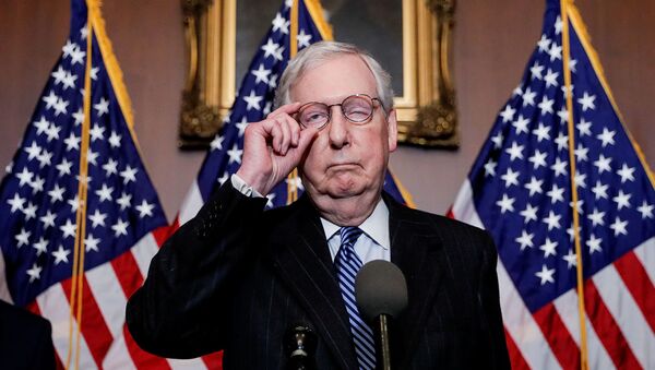 Mitch McConnell, líder republicano del Senado de EEUU - Sputnik Mundo