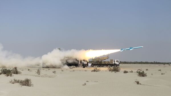 Maniobras navales de Irán en las aguas del golfo de Omán - Sputnik Mundo