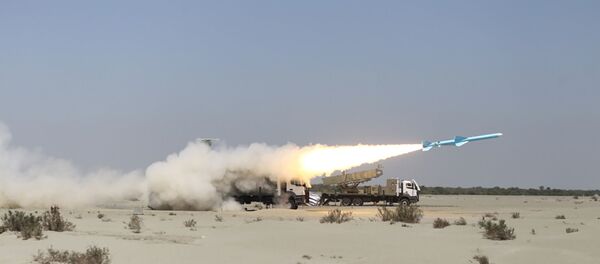 Maniobras navales de Irán en las aguas del golfo de Omán - Sputnik Mundo