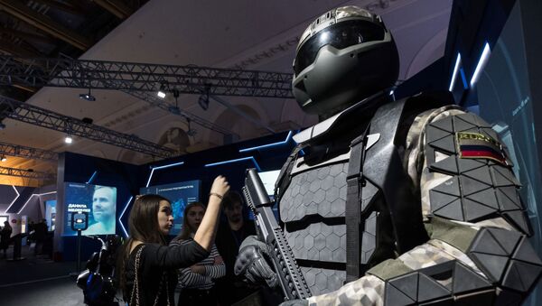 Equipamiento de un soldado ruso presentado en una exhibición (imagen referencial) - Sputnik Mundo