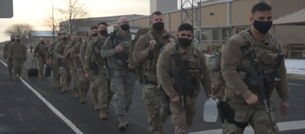 Los Guardia Nacional se dirige a Washington para la juramentación de Biden  - Sputnik Mundo