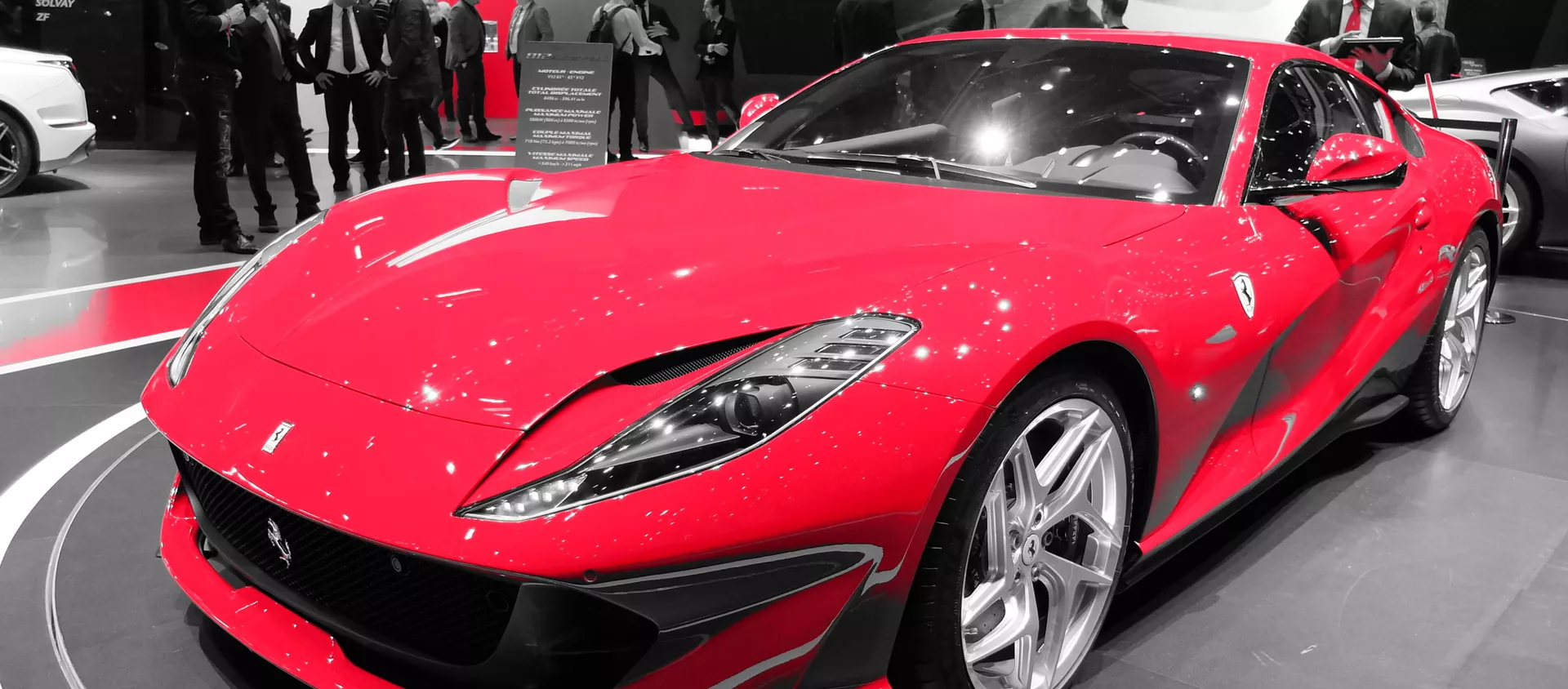 Un Ferrari 812 Superfast Un Ferrari 812 Superfast - Sputnik Mundo, 1920, 15.01.2021