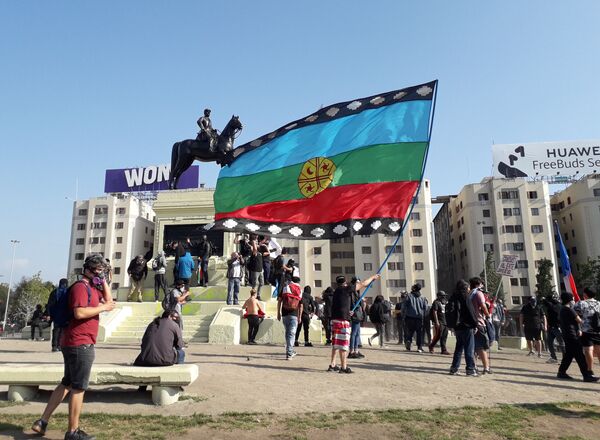 Manifestación en apoyo a comunidad Temucuicui en Santiago - Sputnik Mundo