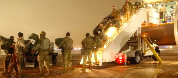 Cientos de soldados se dirigen a Washington antes de la inauguración de Biden Cientos de soldados se dirigen a Washington antes de la inauguración de Biden - Sputnik Mundo