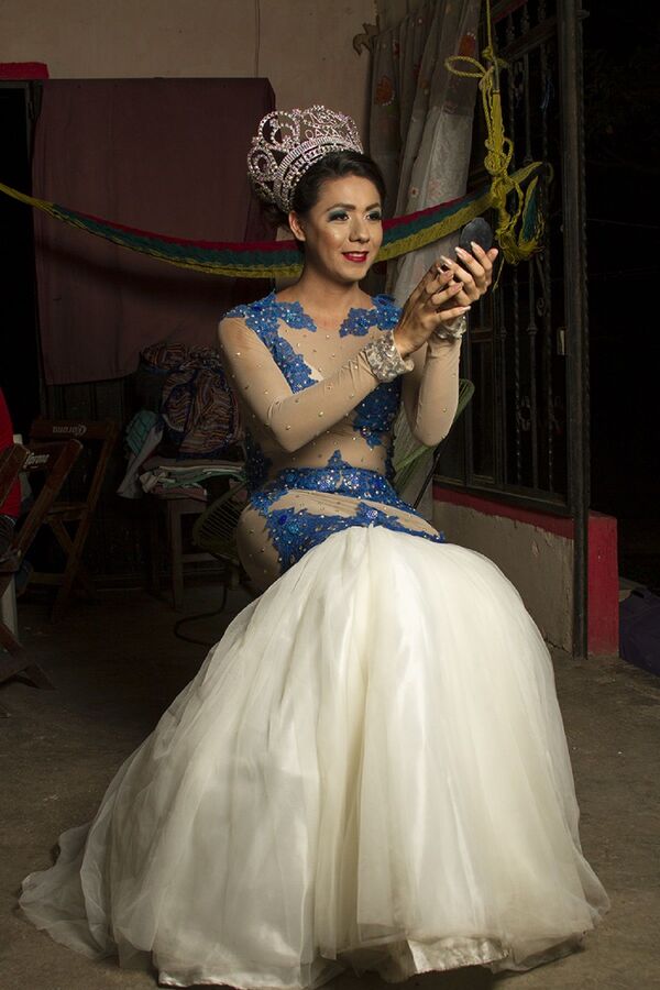 Una de las fotos de la serie 'Yo soy la reina', ganadora del concurso ruso Center Stage Family - Sputnik Mundo