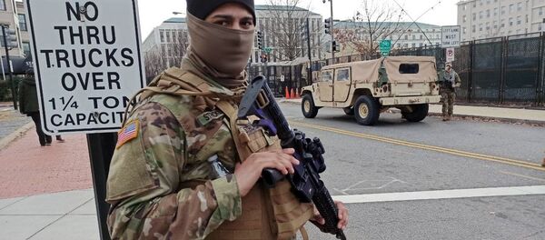 Los militares refuerzan la seguridad en Washington antes de la investidura de Joe Biden

 - Sputnik Mundo