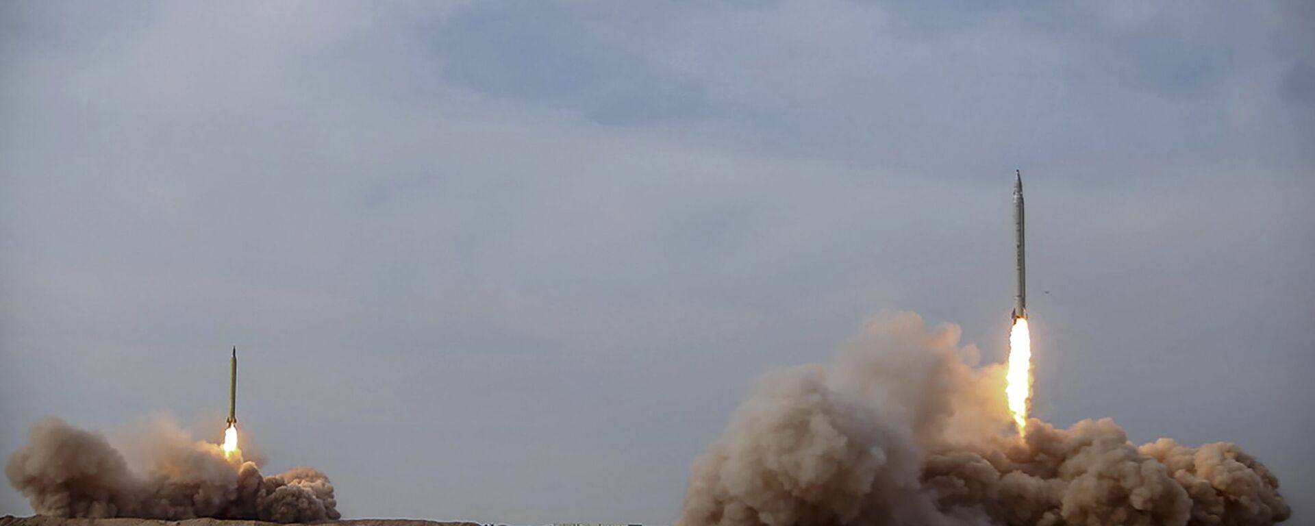Lanzamiento de misiles balísticos por Irán - Sputnik Mundo, 1920, 15.03.2021