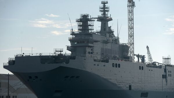 Un portahelicópteros de la clase Mistral (archivo) - Sputnik Mundo