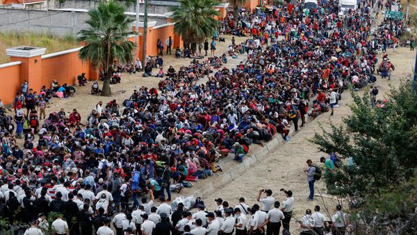 Caravana de migrantes en Guatemala - Sputnik Mundo