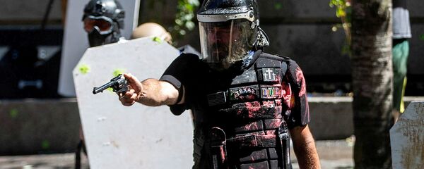 Alan Swinney, integrante de los Proud Boys - Sputnik Mundo