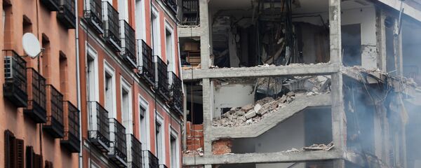 Una fuerte explosión destroza un edificio en el centro de Madrid - Sputnik Mundo