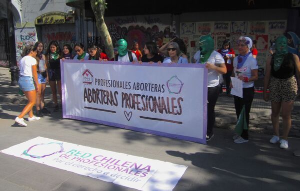 Colectivo Aborteras Profesionales en la marcha del 8M - Sputnik Mundo