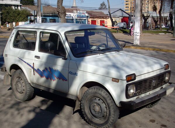 Modelo de Lada Niva 2121 que se fabricaba hasta 1994. - Sputnik Mundo