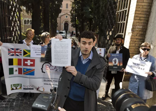 Miguel Hurtado, víctima de abusos sexuales y vocero de la Asociación Infancia Robada (archivo) Miguel Hurtado, víctima de abusos sexuales y vocero de la Asociación Infancia Robada (archivo) - Sputnik Mundo