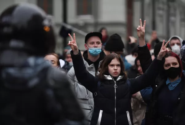 Participantes de las protestas no autorizadas en apoyo a Alexéi Navalni, Moscú, 23 de enero de 2021 Participantes de las protestas no autorizadas en apoyo a Alexéi Navalni, Moscú, 23 de enero de 2021 - Sputnik Mundo