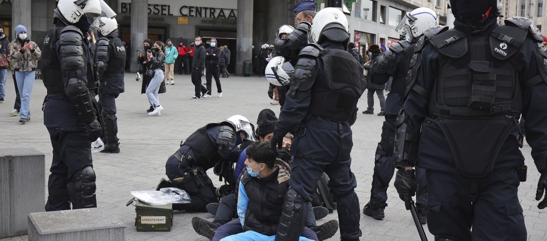 Protestas en Bruselas contra la violencia policial - Sputnik Mundo, 1920, 24.01.2021